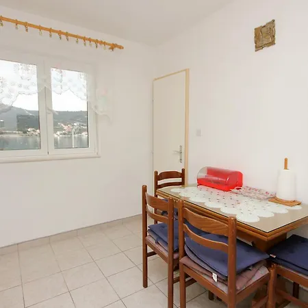 Appartamento 10006a Vinišće